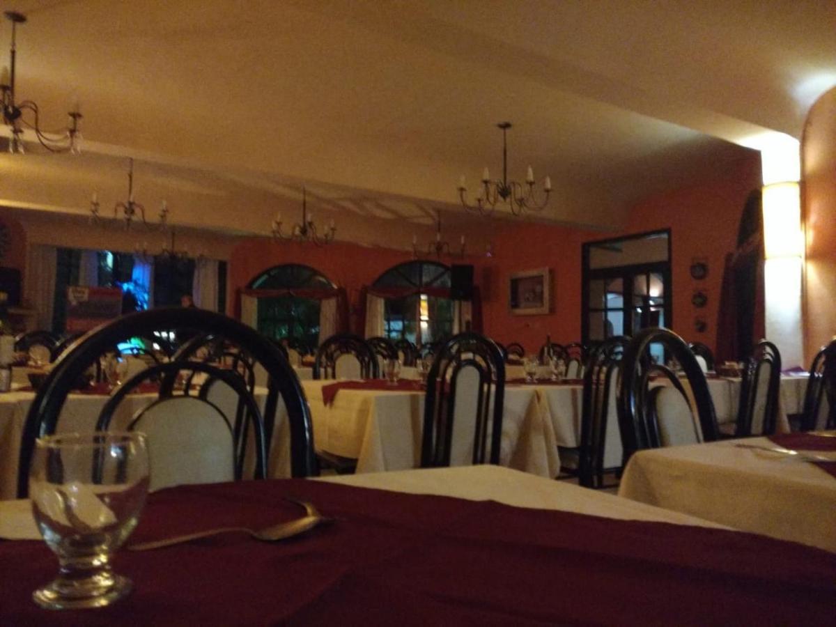 Hotel De La Cascada Termas de Rio Hondo Bagian luar foto