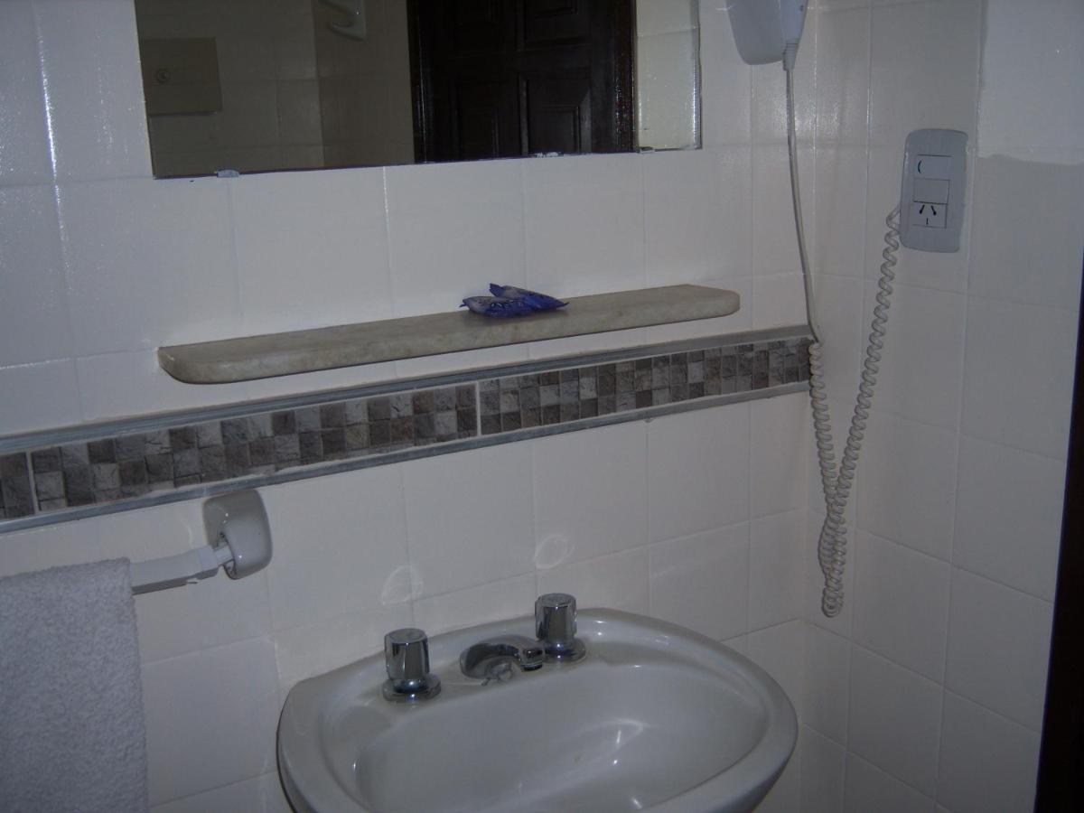Hotel De La Cascada Termas de Rio Hondo Bagian luar foto